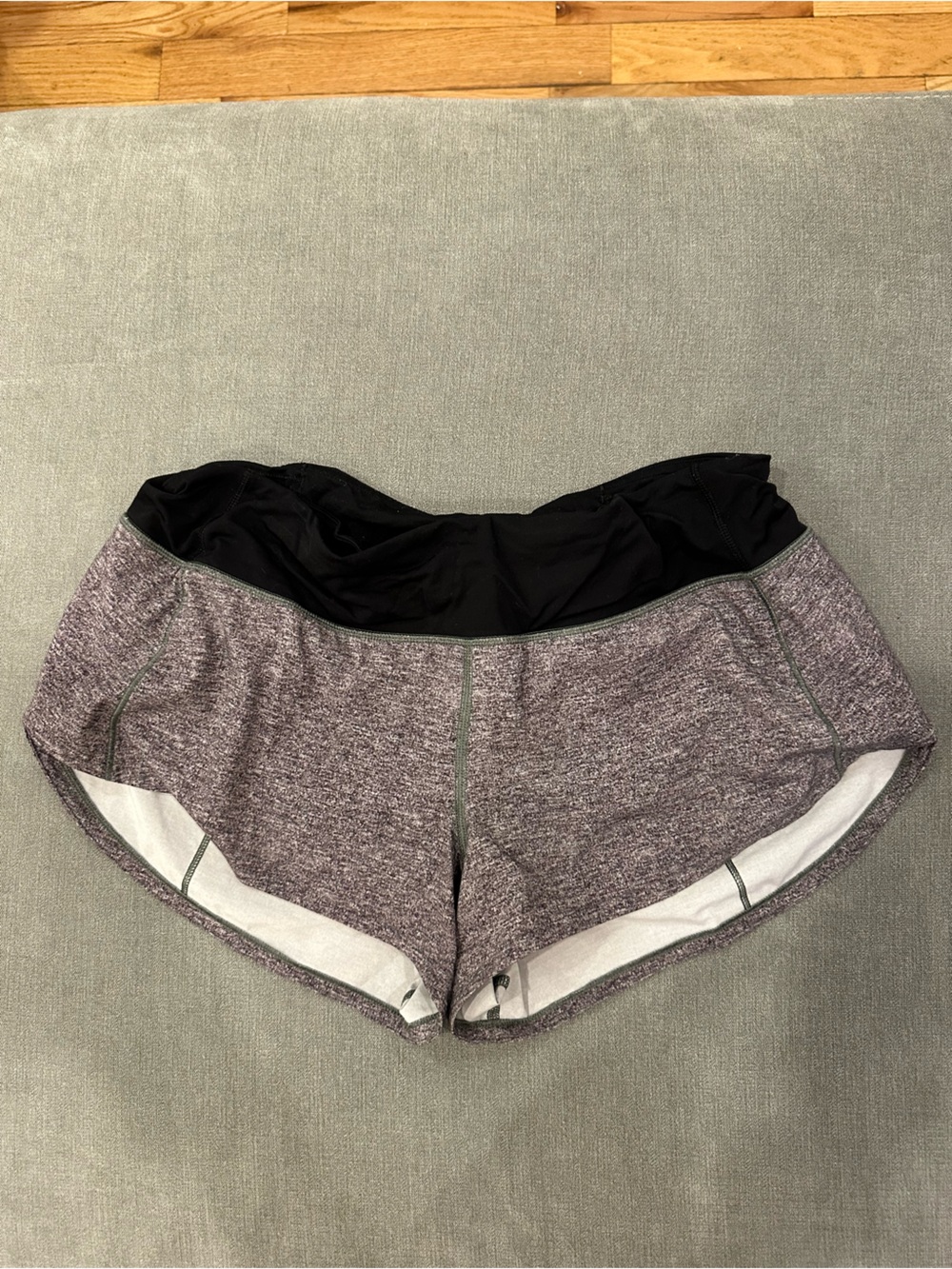 Women’s Lululemon Speed Up shorts